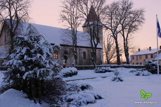 Durbes baznīca_ziemā.JPG